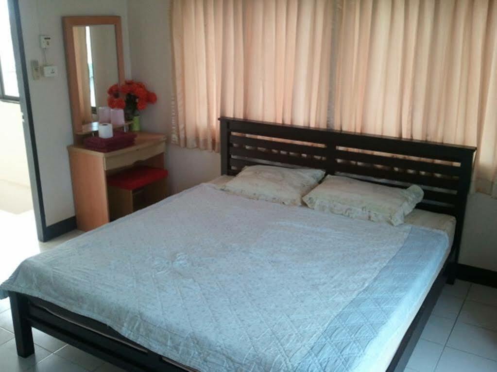 M & A Guesthouse Hua Hin Exterior photo